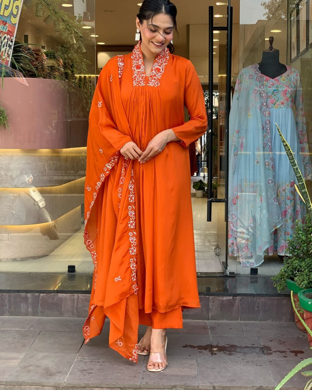 Beautiful Cotton Fabric Kurti Pant With Malmal Dupatta